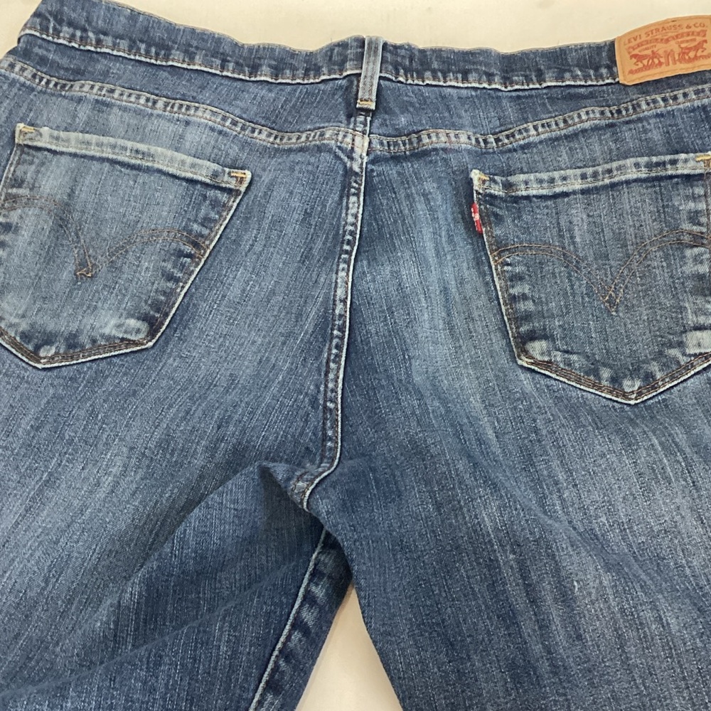 Levi's 505 Women's Medium Blue Straight-Leg Jeans